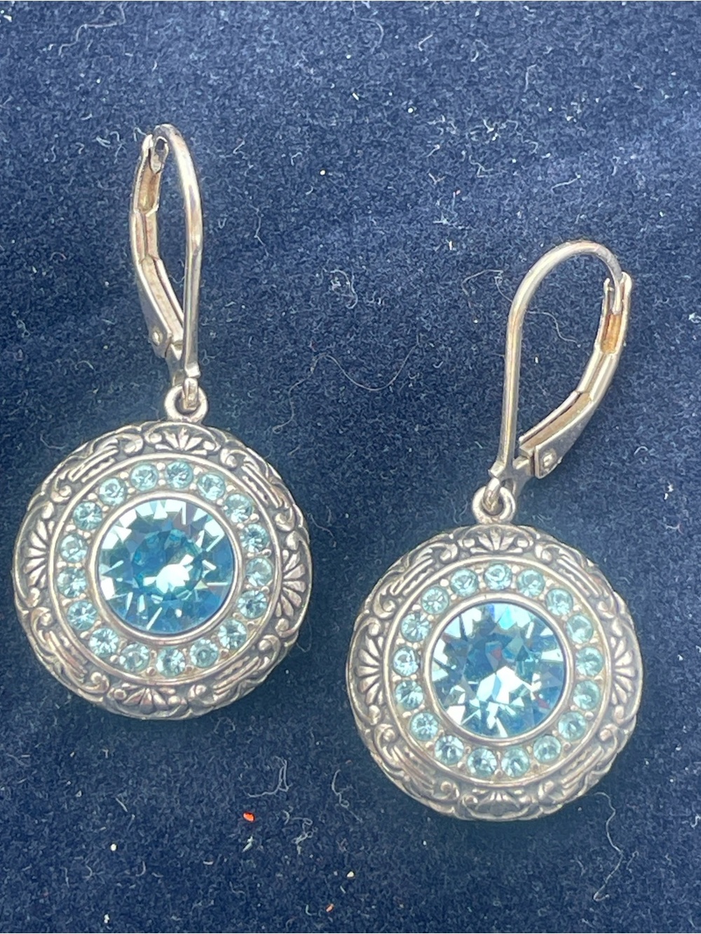 Sterling Silver Elegant blue Swarovski crystal drop earrings